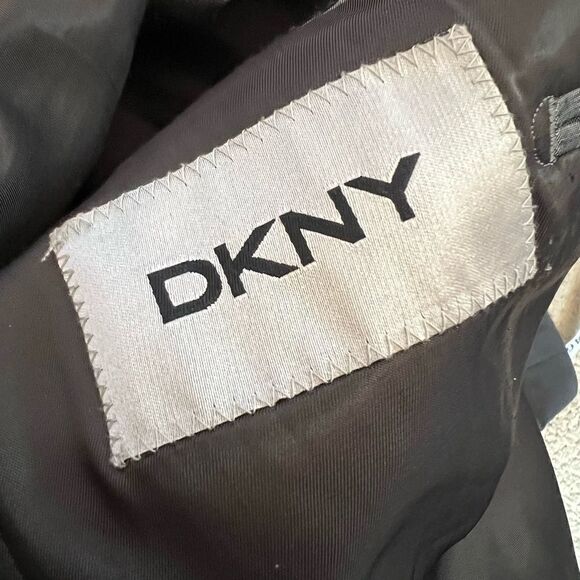 MENS DKNY 100% Wool 2 Button Dark Grey Dressy Blazer 40R - Picture 8 of 9